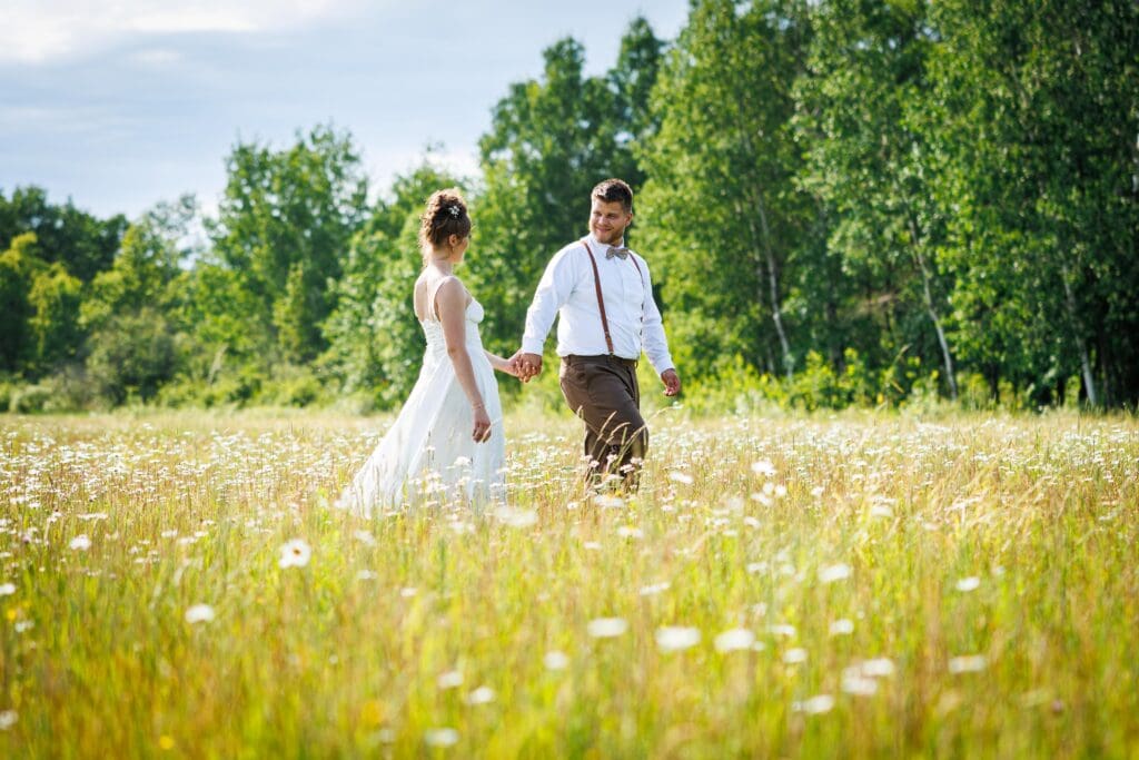 Mindi Jennings Photography wedding and engagement photographer in Minnesota MN Central MN near St. Cloud for engaged couples