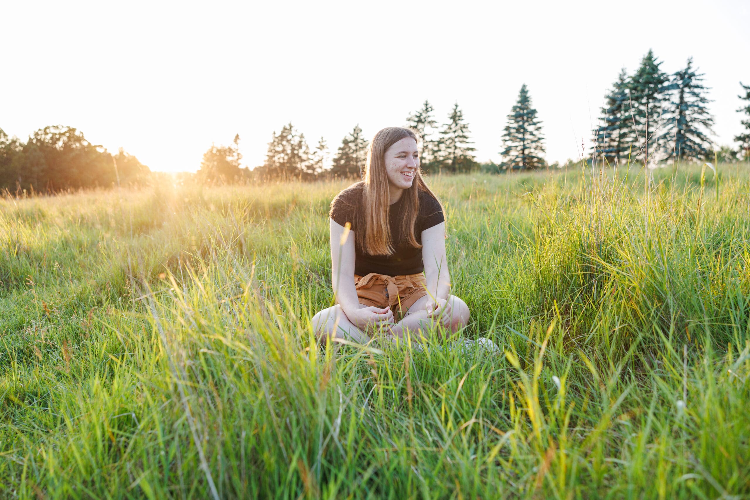 Mindi Jennings Photography in Minnesota near St. Cloud and Brainerd Little Falls Pierz in Central MN true to color and true to life images for seniors and graduates