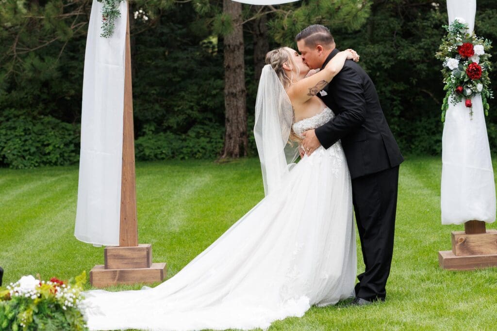 Central MN wedding photographer, true to color, little falls, minnesota, st. cloud, brainerd, onamia, pierz, hillman, milaca, photography, photographer