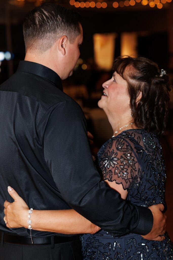 Central MN wedding photographer, true to color, little falls, minnesota, st. cloud, brainerd, onamia, pierz, hillman, milaca, photography, photographer