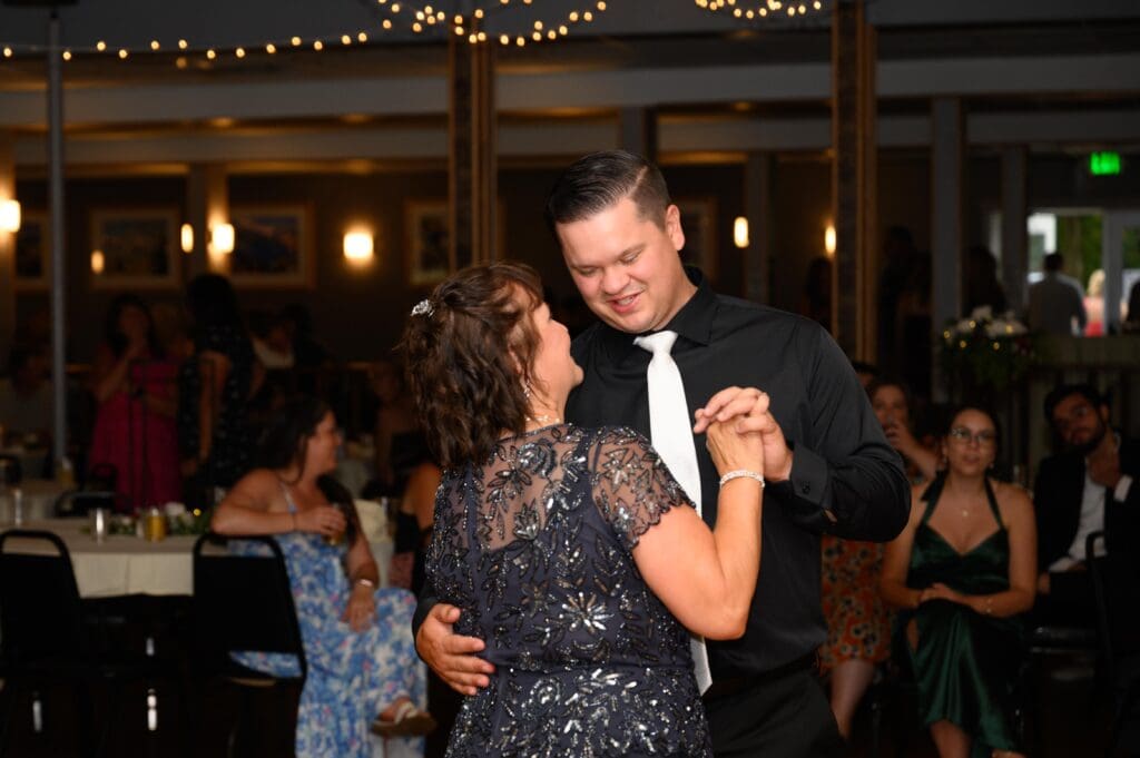 Central MN wedding photographer, true to color, little falls, minnesota, st. cloud, brainerd, onamia, pierz, hillman, milaca, photography, photographer