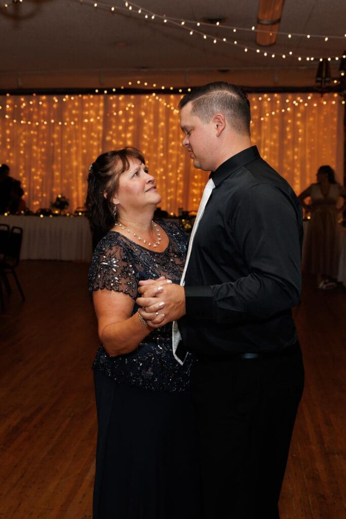 Central MN wedding photographer, true to color, little falls, minnesota, st. cloud, brainerd, onamia, pierz, hillman, milaca, photography, photographer