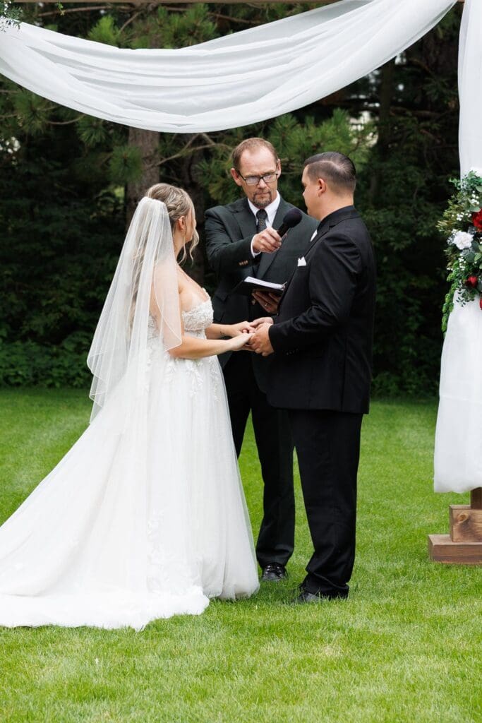 Central MN wedding photographer, true to color, little falls, minnesota, st. cloud, brainerd, onamia, pierz, hillman, milaca, photography, photographer